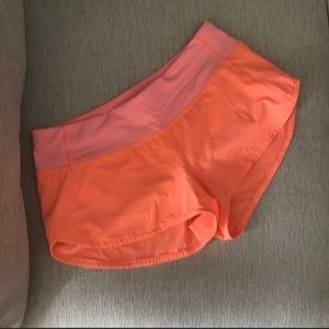 Lululemon 🍋 Speed short 2.5 inch regular rise - size 6 - neon pink